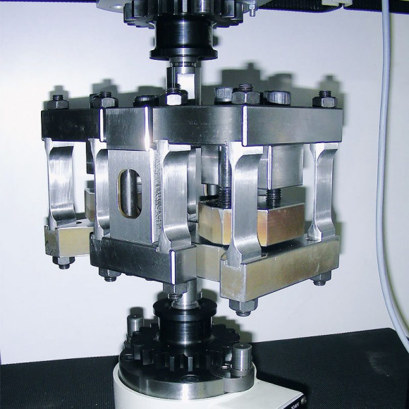 Магнитно-резонансная машина RUMUL TESTRONIC 100 кН Магнитно-резонансная машина RUMUL TESTRONIC 100 кН