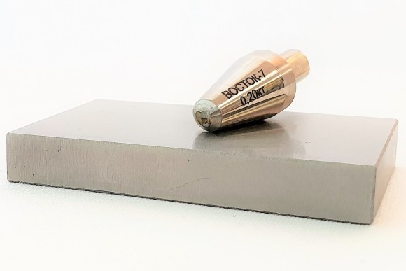 Наконечник алмазный тип НП 1 к твердомерам Виккерс Наконечник алмазный тип НП 1 к твердомерам Виккерс