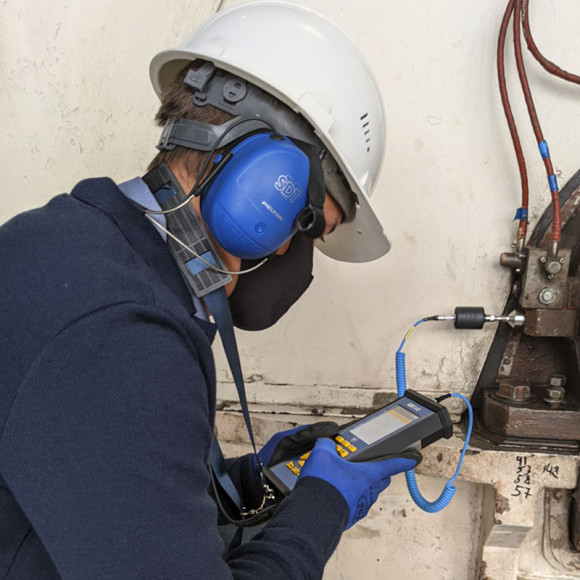 Ультразвуковой анализатор дефектов SDT 340 + UAS 4.0 Ультразвуковой анализатор дефектов SDT 340 + UAS 4.0