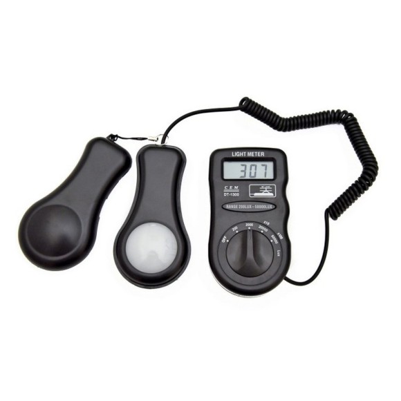 DT-1300 Люксметр